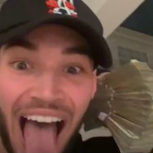 Meet your Posher, Tonylol